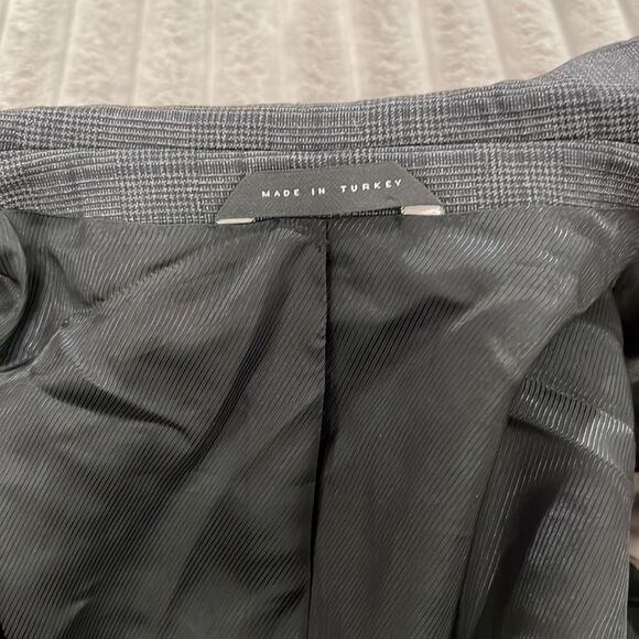 Hugo Boss Suit - Picture 16 of 16
